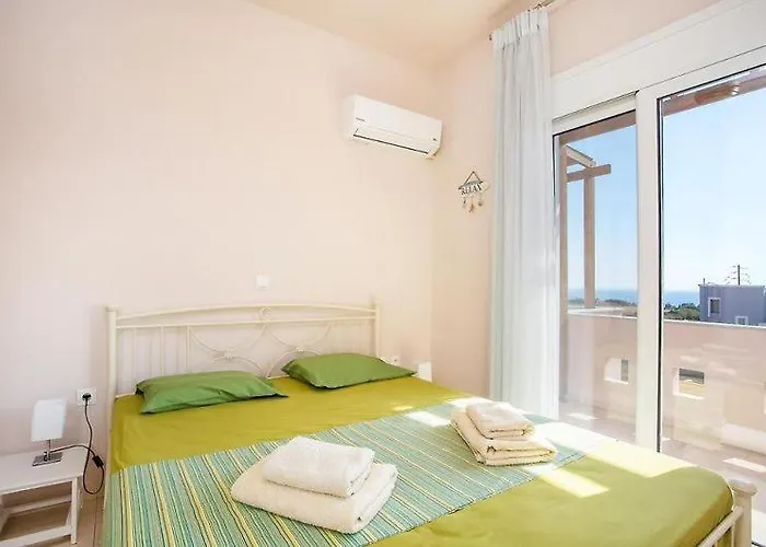 Regina - Family Dream With Double Pool Villa Lakhania