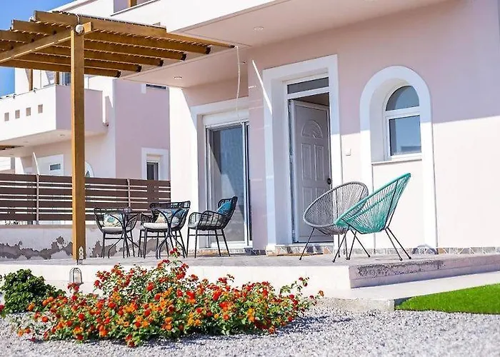 Villa Regina - Family Dream With Double Pool Lakhania