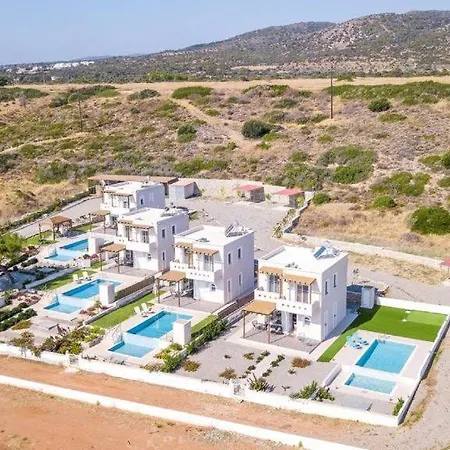 Regina - Family Dream With Double Pool *