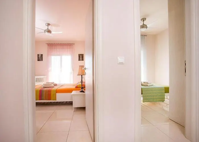 Villa Regina - Family Dream With Double Pool Lahaniá